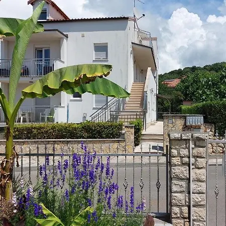 Apartman Borik Lea *